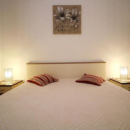 Apartment Duda Petrcane Bagian luar foto