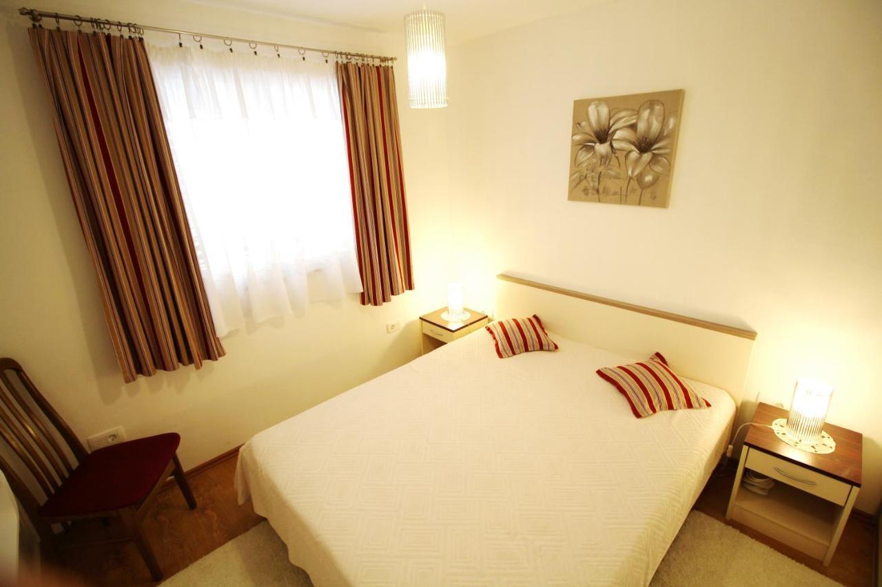 Apartment Duda Petrcane Bagian luar foto