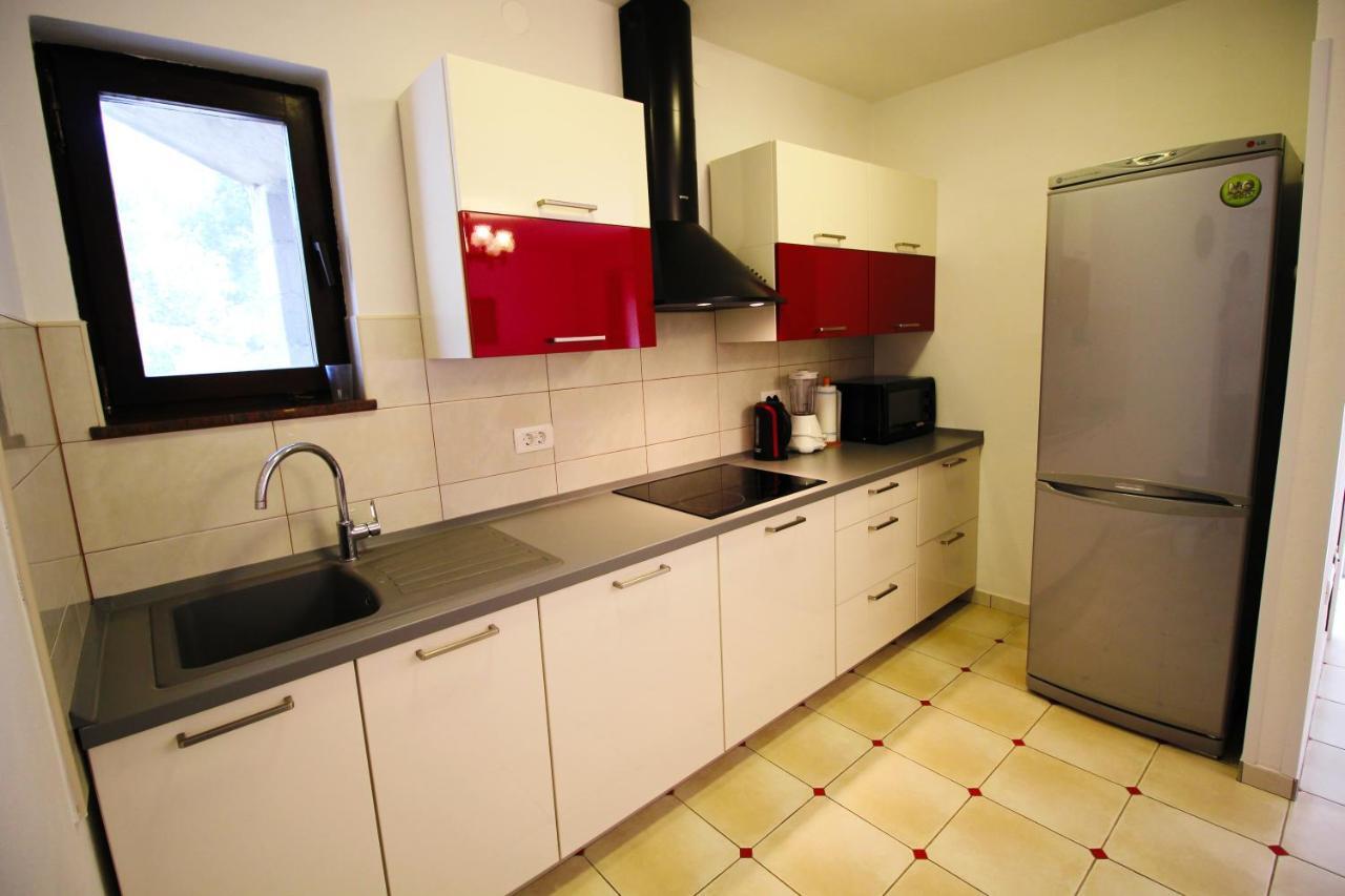 Apartment Duda Petrcane Bagian luar foto