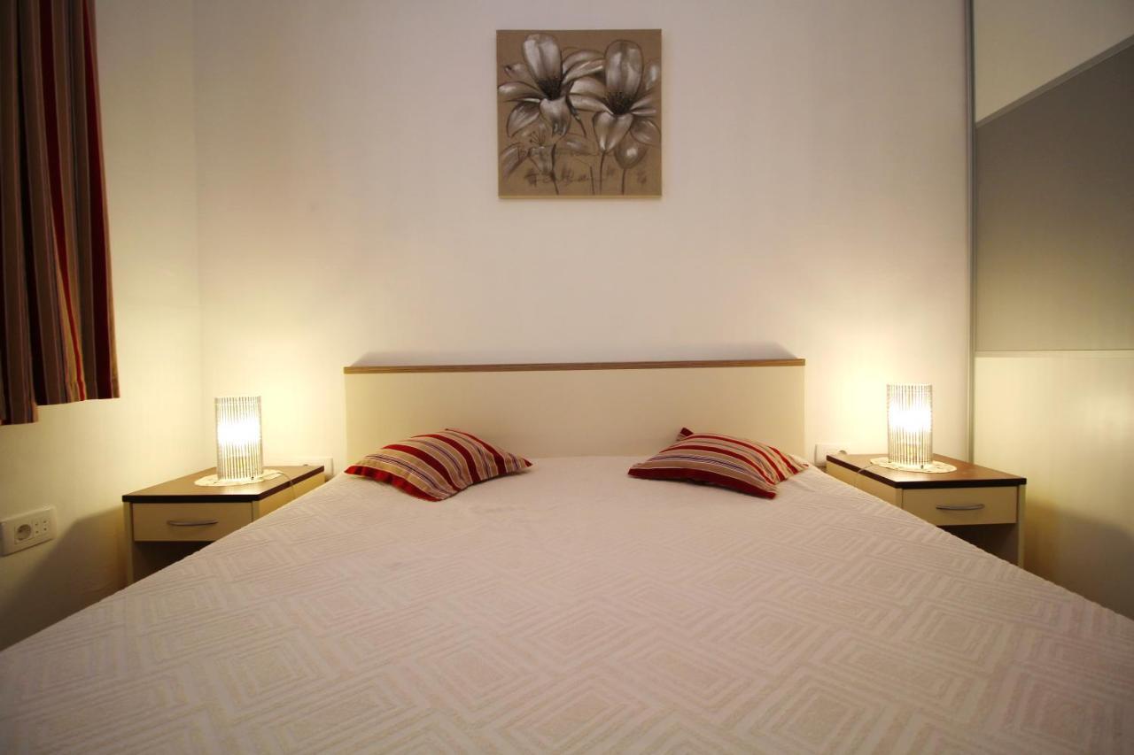 Apartment Duda Petrcane Bagian luar foto