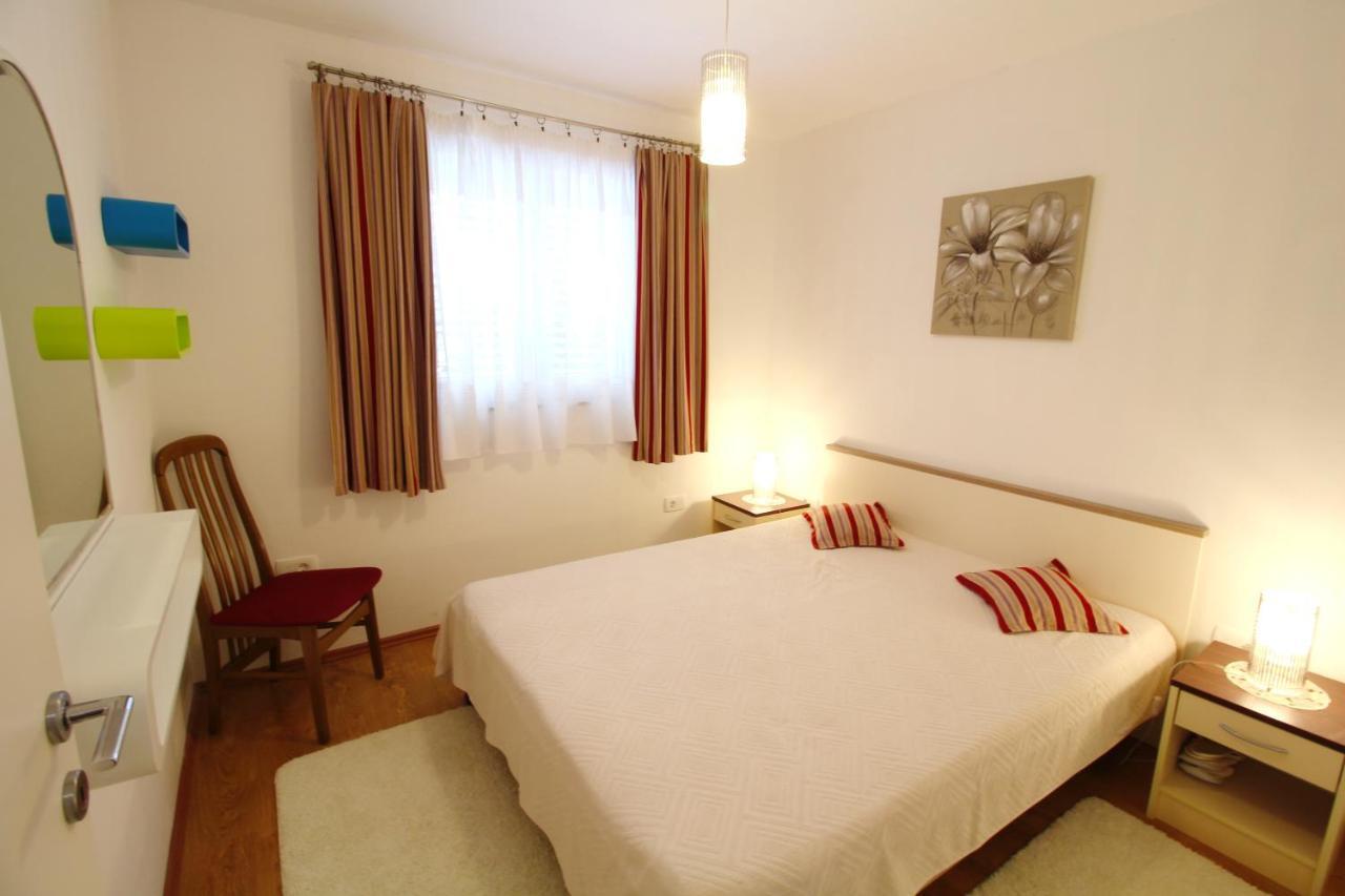 Apartment Duda Petrcane Bagian luar foto